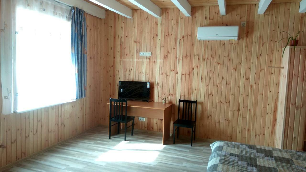 Eco House Hotel ชรอโนมอสค์ ภายนอก รูปภาพ